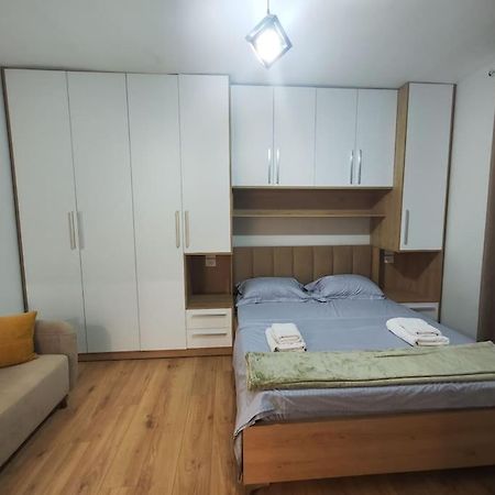 Starlight Downtown Apartment Тирана Экстерьер фото