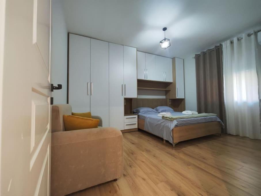 Starlight Downtown Apartment Тирана Экстерьер фото